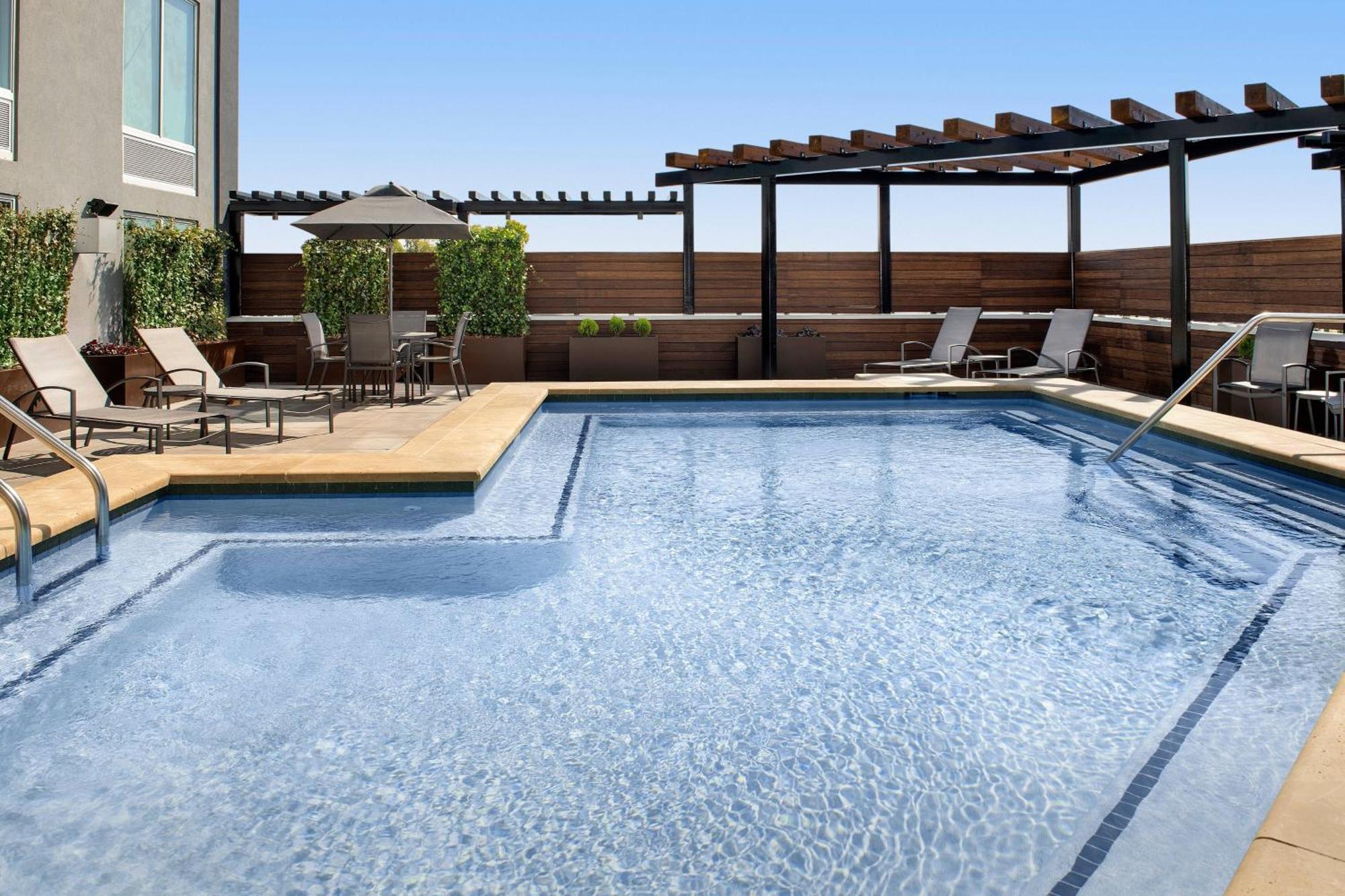 Fairfield Inn & Suites Nashville Near Vanderbilt מראה חיצוני תמונה